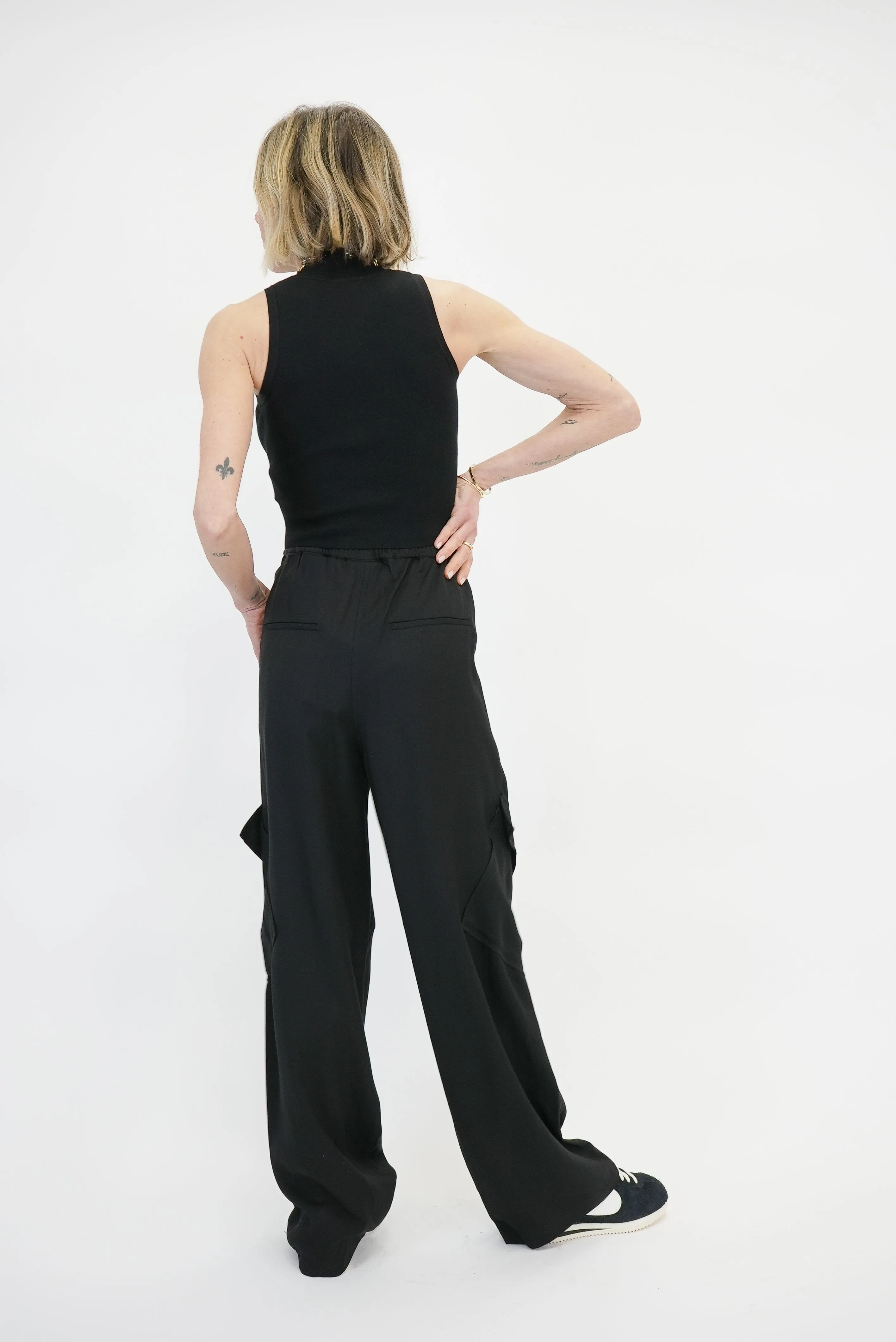 PIA TAILORED FLUID PANTS WITH POCKETS