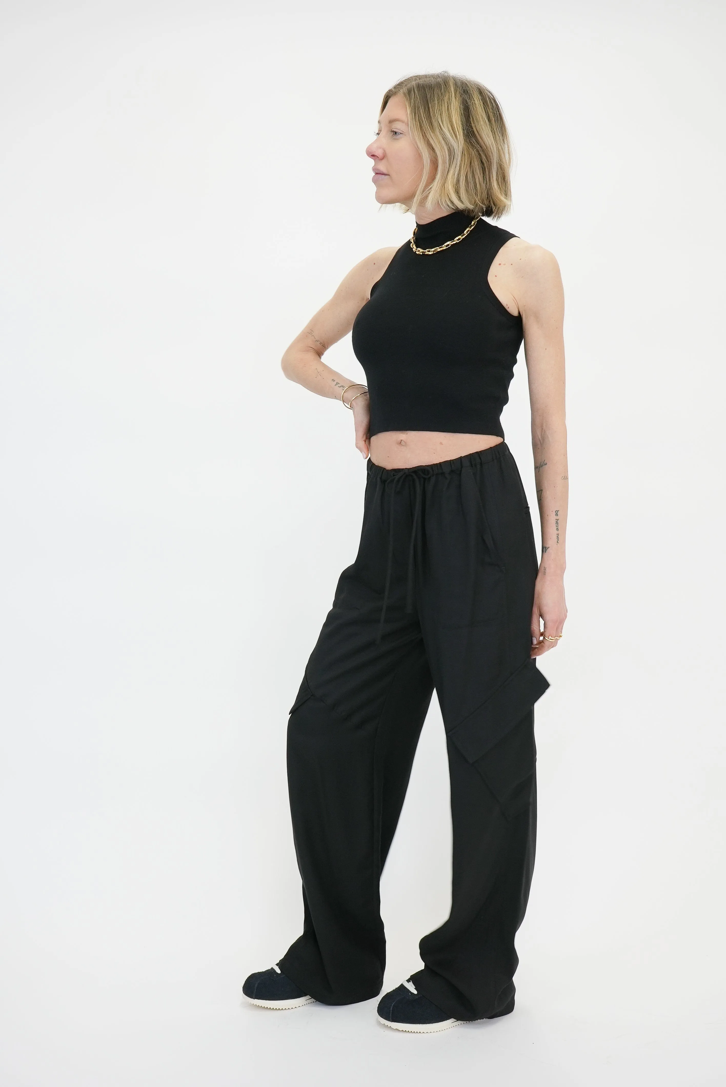 PIA TAILORED FLUID PANTS WITH POCKETS